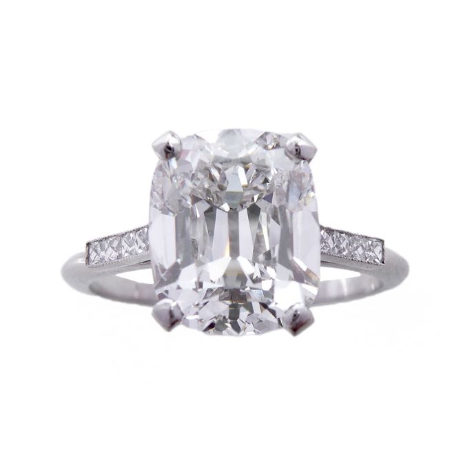 Single stone cushion cut diamond ring, 4.05ct, F VS1, | MasterArt